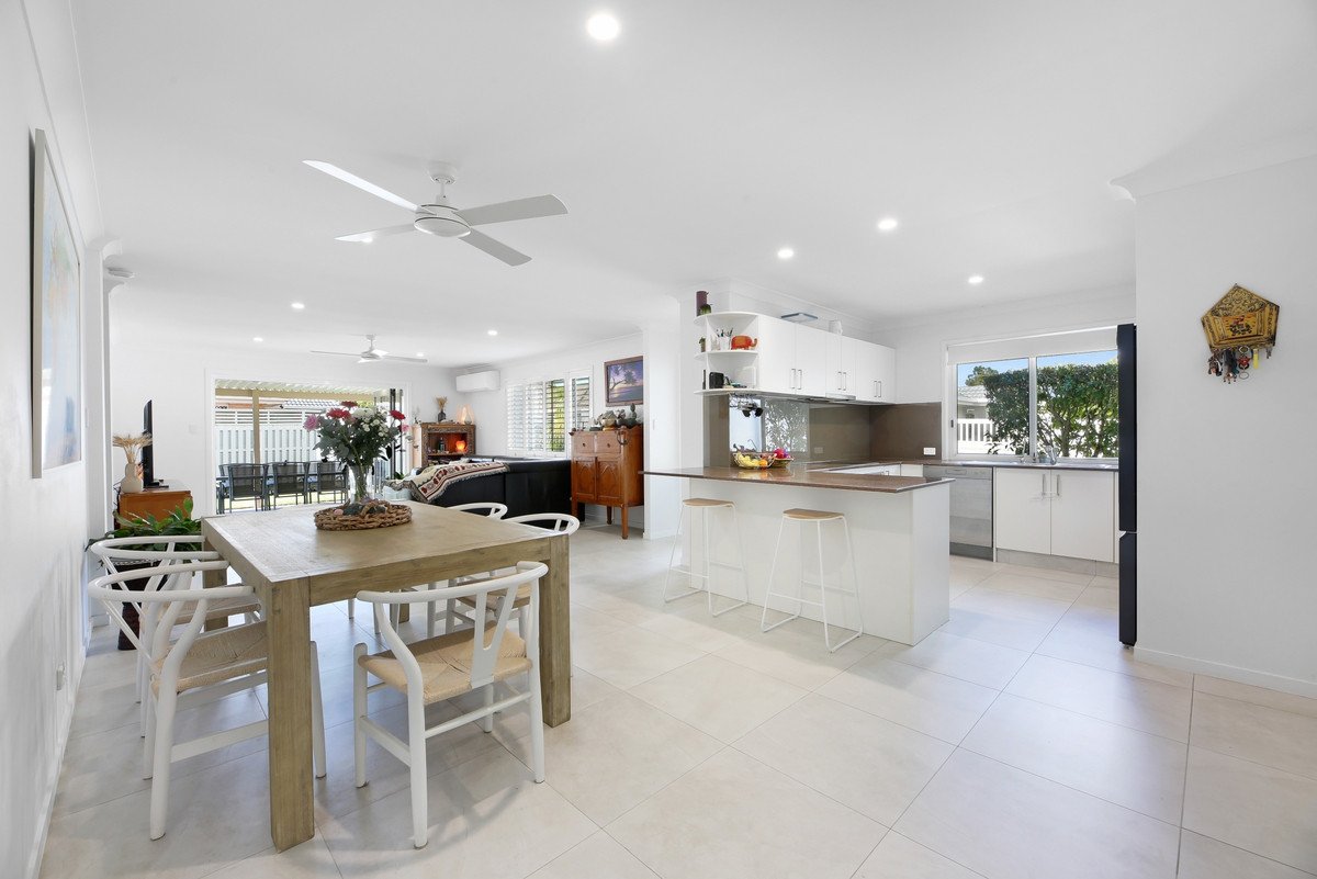 5 Redwing Court Burleigh Waters 17