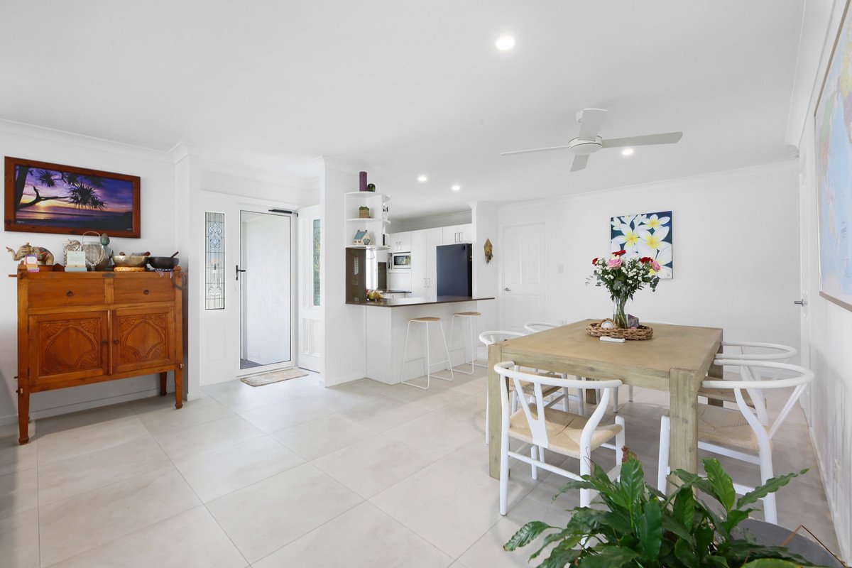 5 Redwing Court Burleigh Waters 23