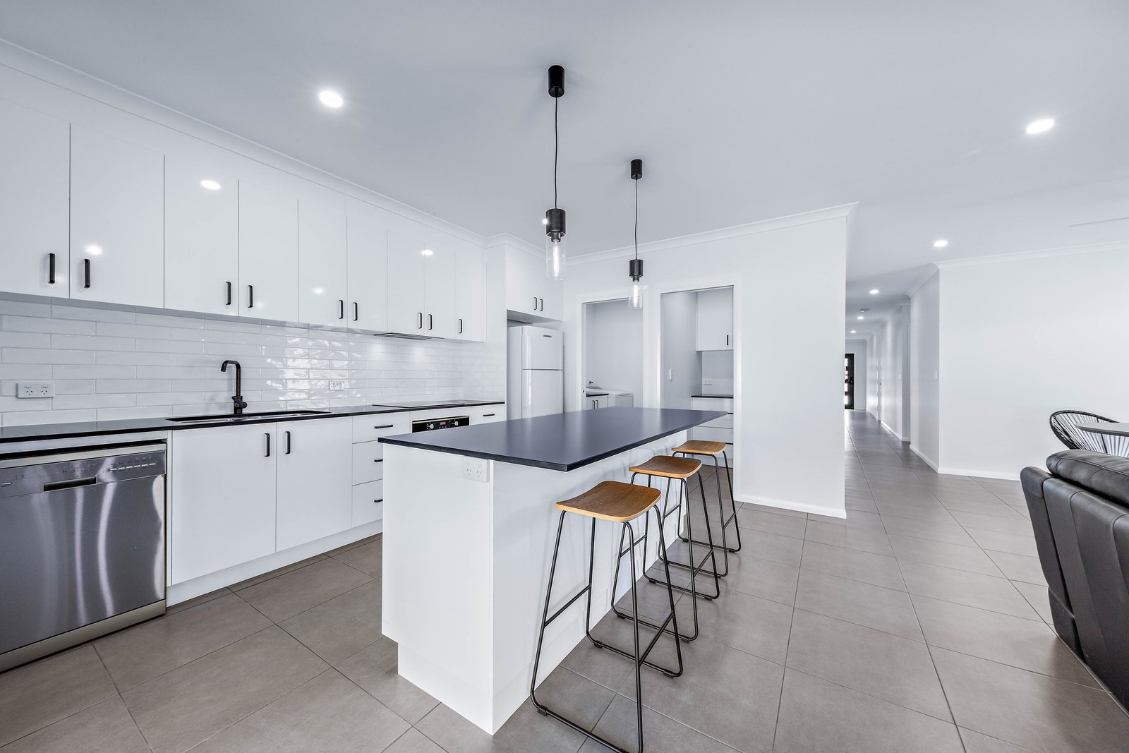 5 Reef Court CANNONVALE 2