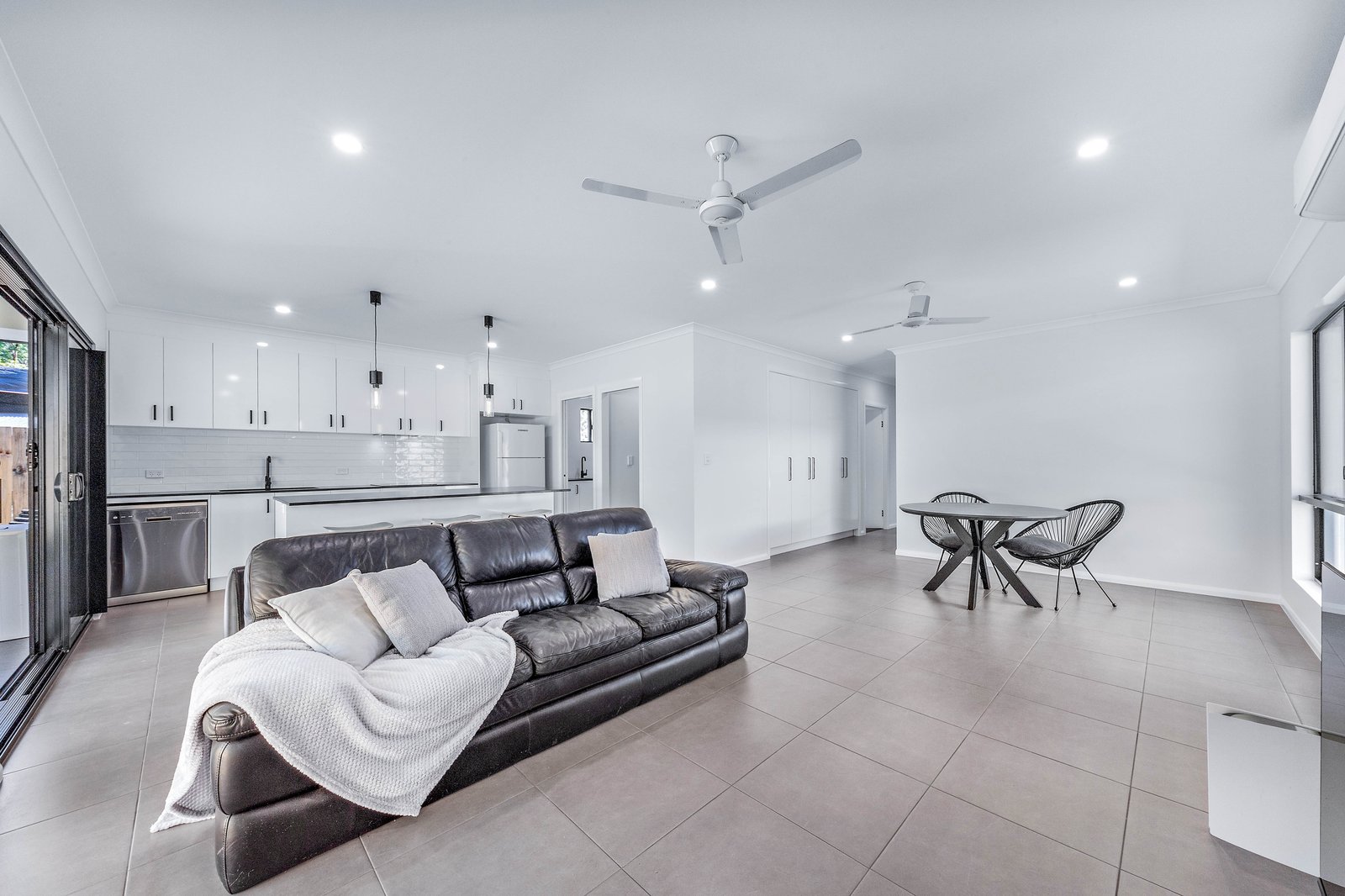 5 Reef Court CANNONVALE 8