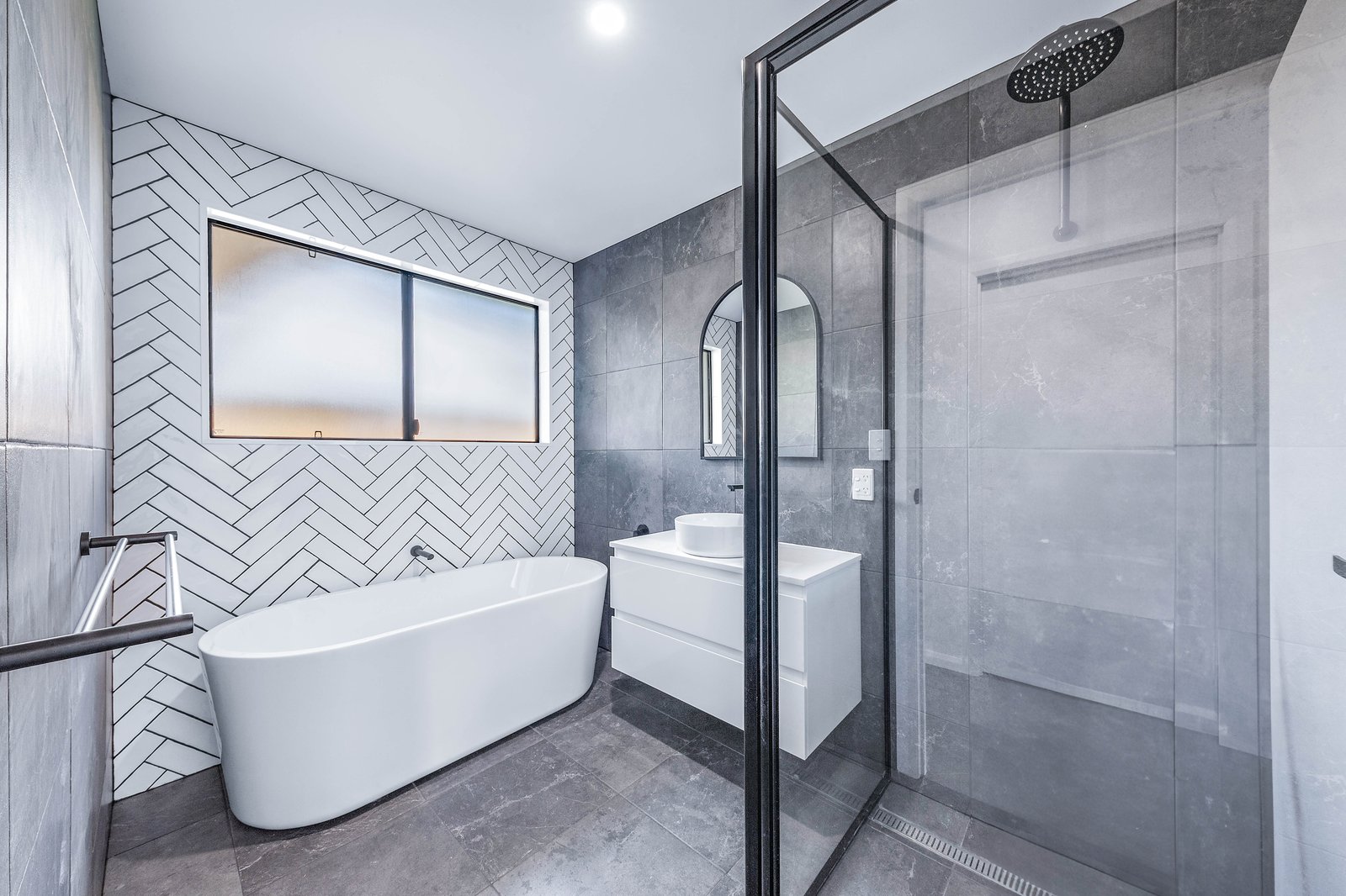 5 Reef Court CANNONVALE 10