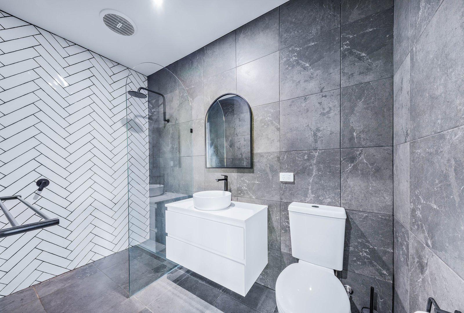 5 Reef Court CANNONVALE 14