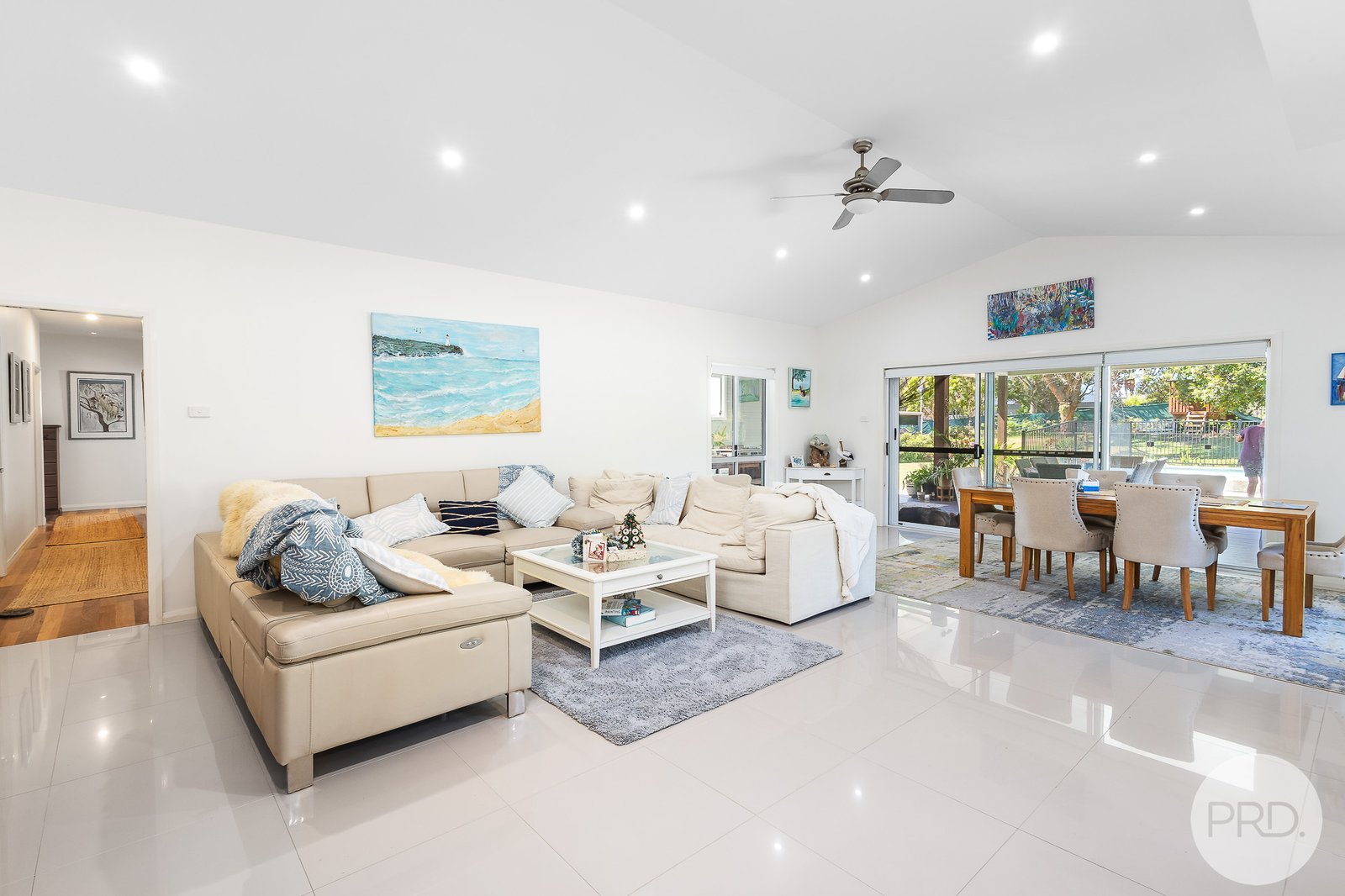 5 Reflections Drive ONE MILE 3