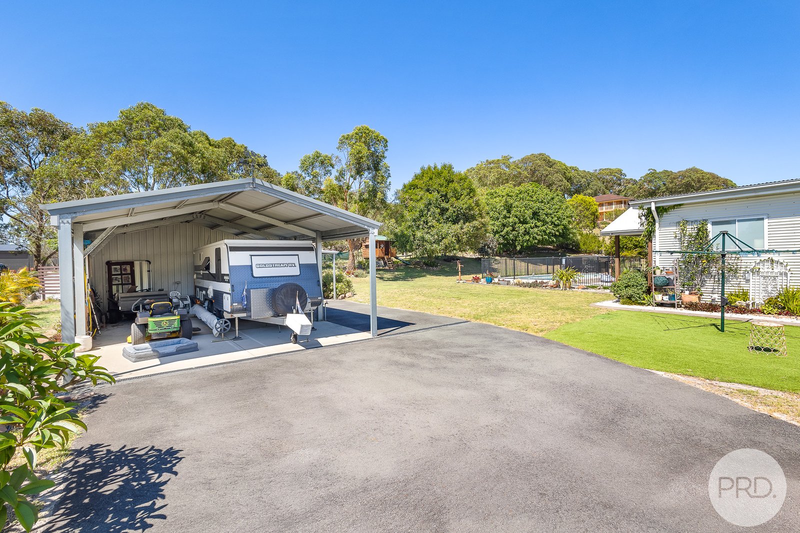 5 Reflections Drive ONE MILE 12