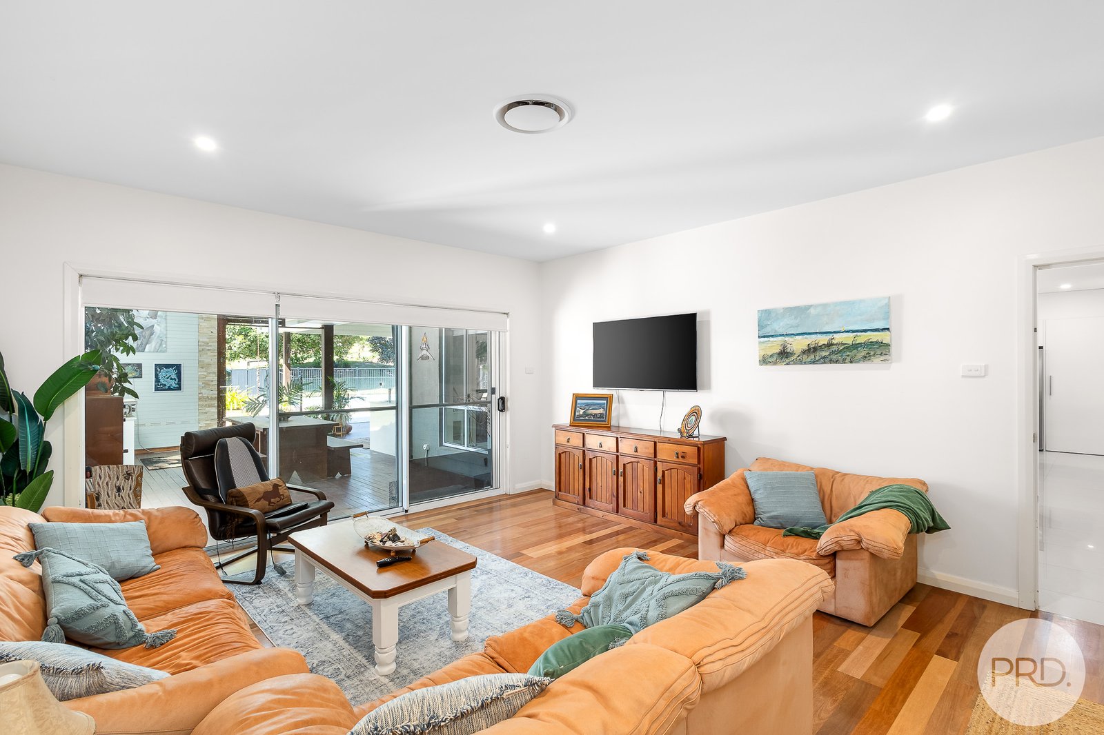 5 Reflections Drive ONE MILE 17