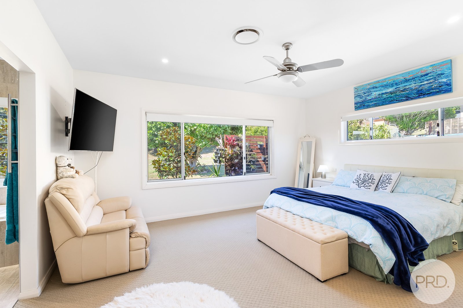 5 Reflections Drive ONE MILE 25