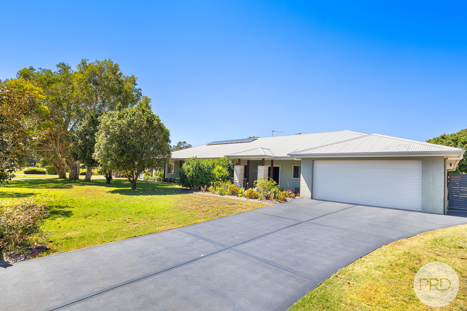 5 Reflections Drive ONE MILE 32