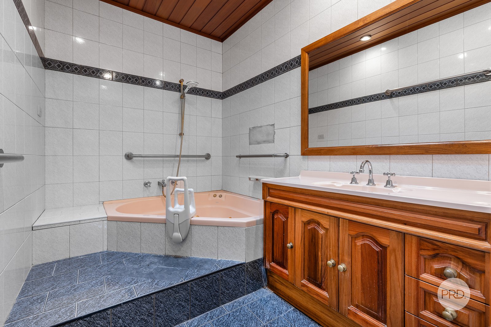 5 River Road OATLEY 8