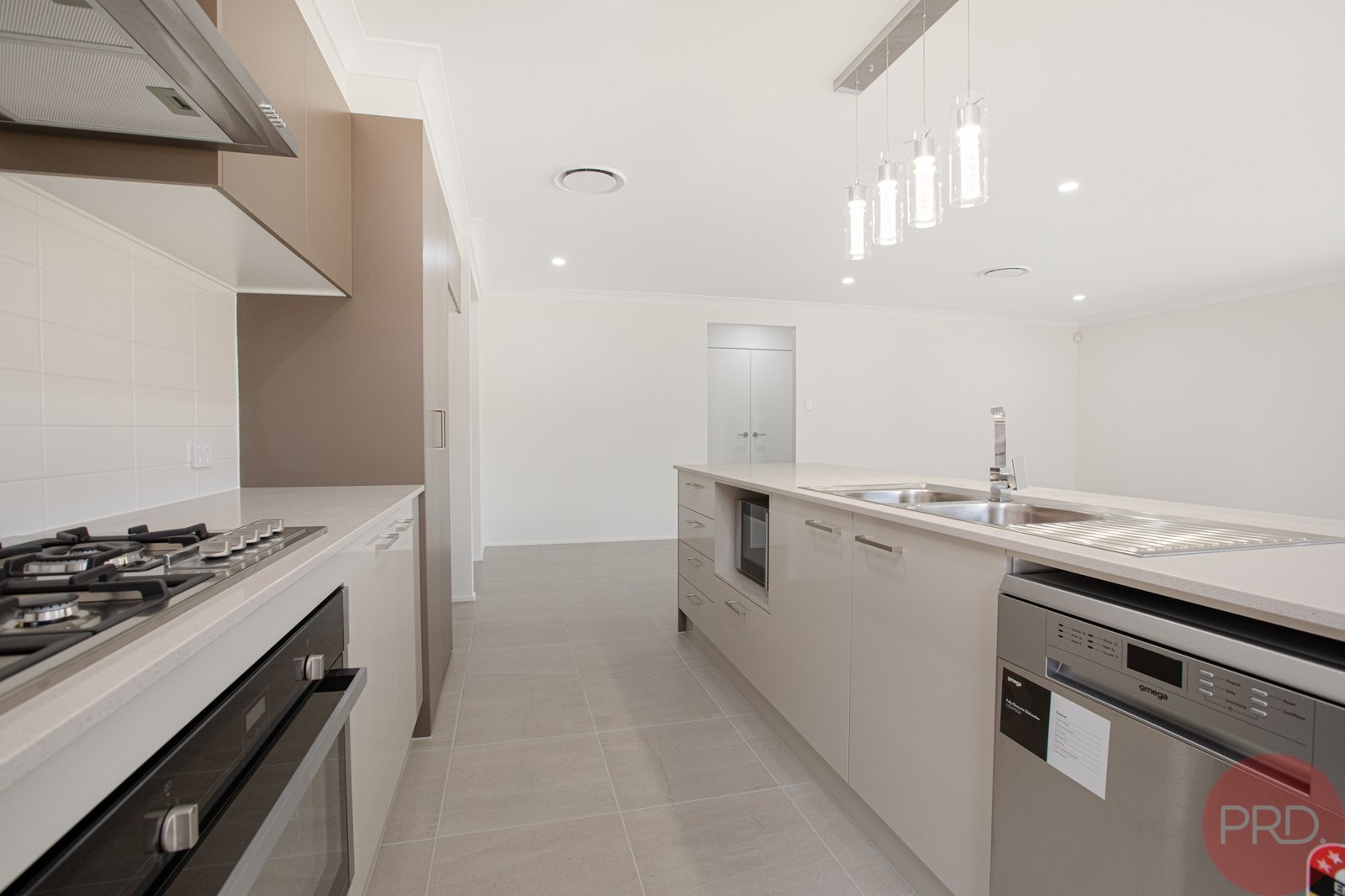 5 Riverdale Close RUTHERFORD 8