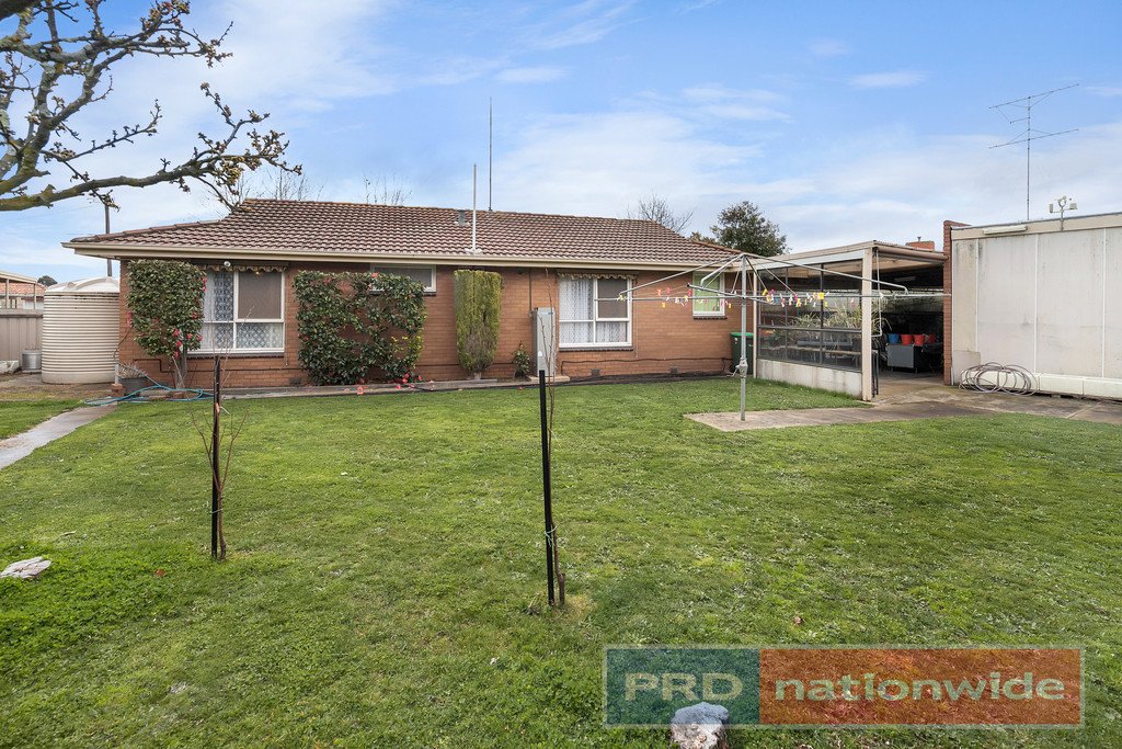 5 Rolf Court WENDOUREE 7
