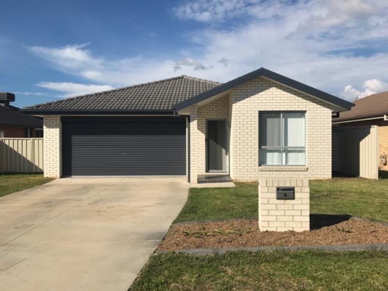 5 Rosehill Place TAMWORTH 1
