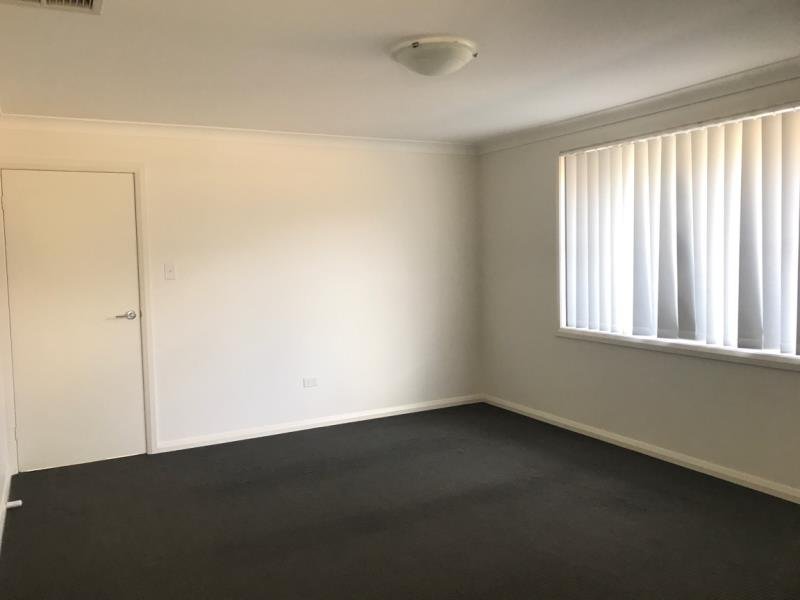 5 Rosehill Place TAMWORTH 4