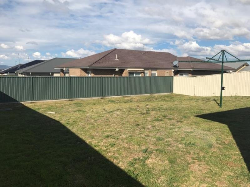 5 Rosehill Place TAMWORTH 8