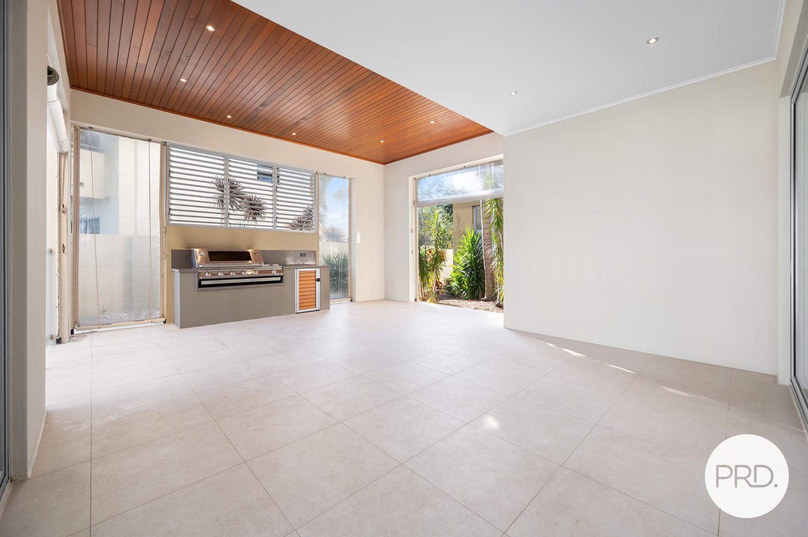 5 Royal Albert Crescent SOVEREIGN ISLANDS 13