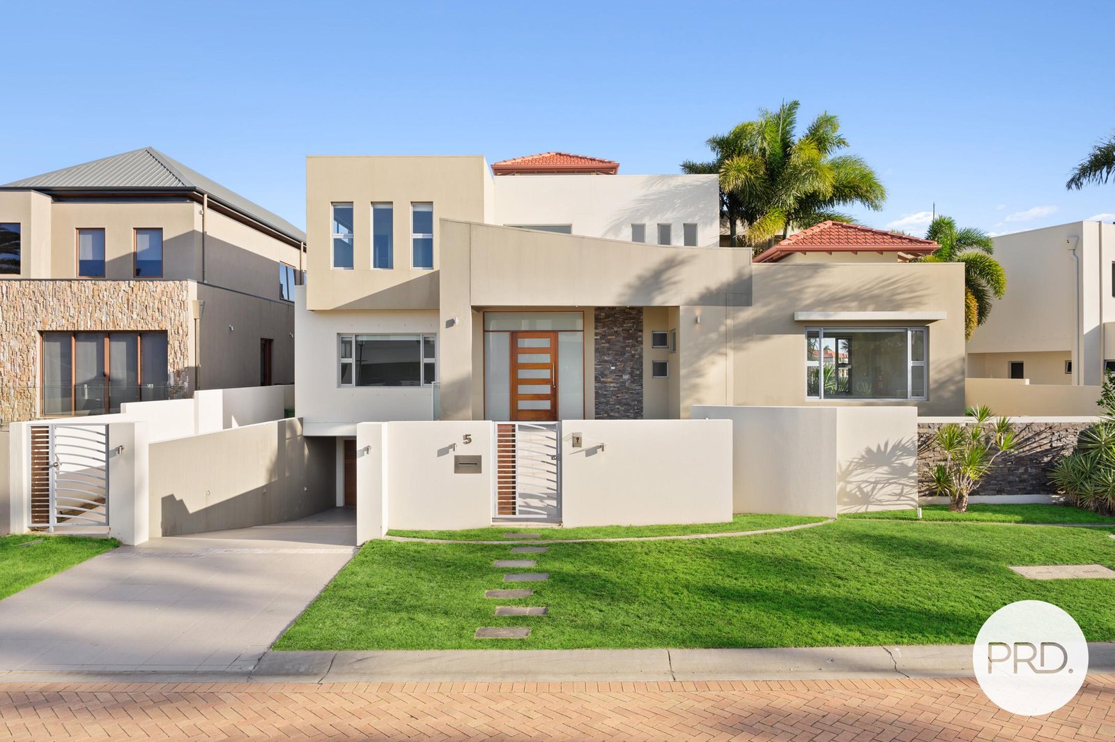 5 Royal Albert Crescent SOVEREIGN ISLANDS 14