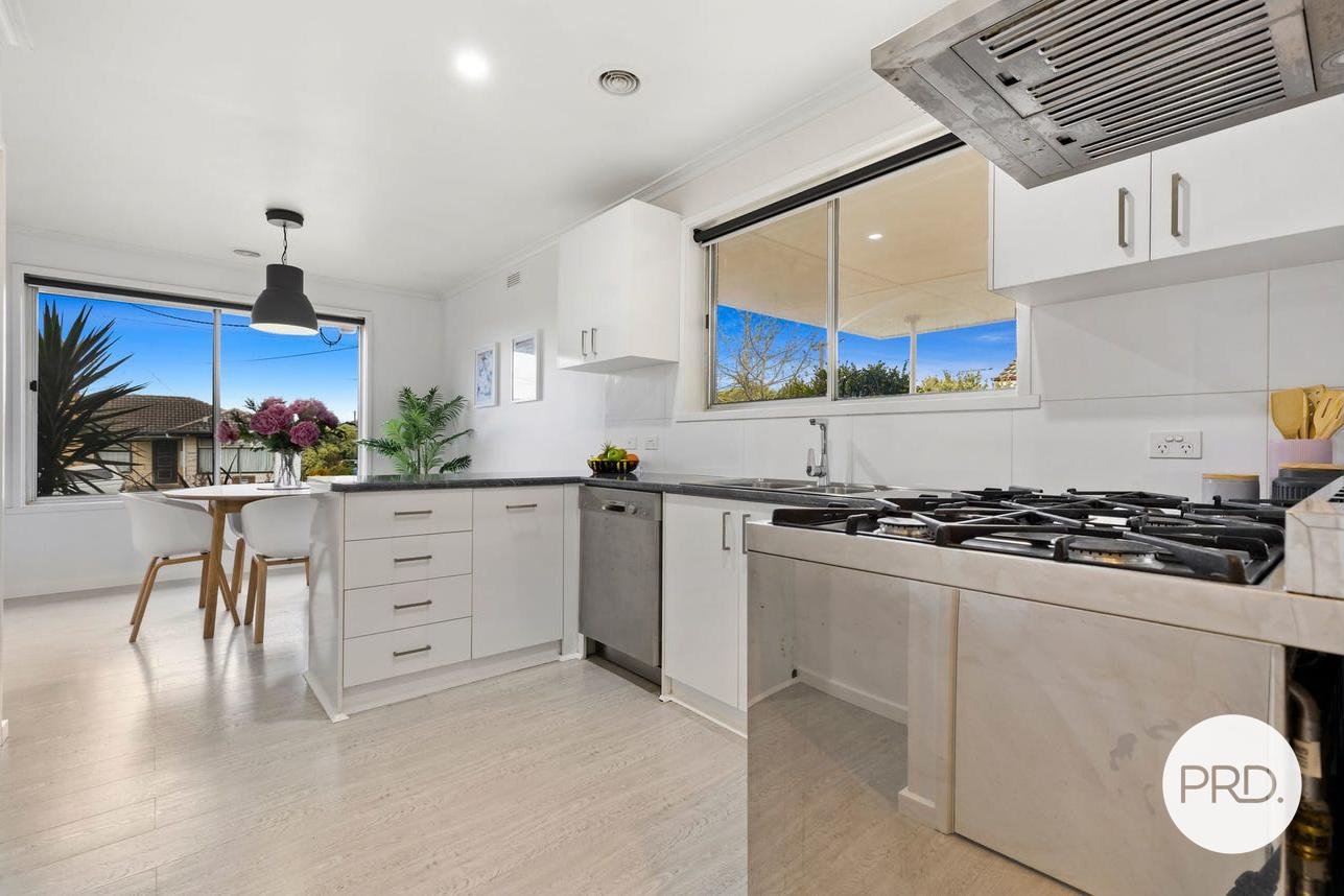 5 Rugby Street WENDOUREE 2