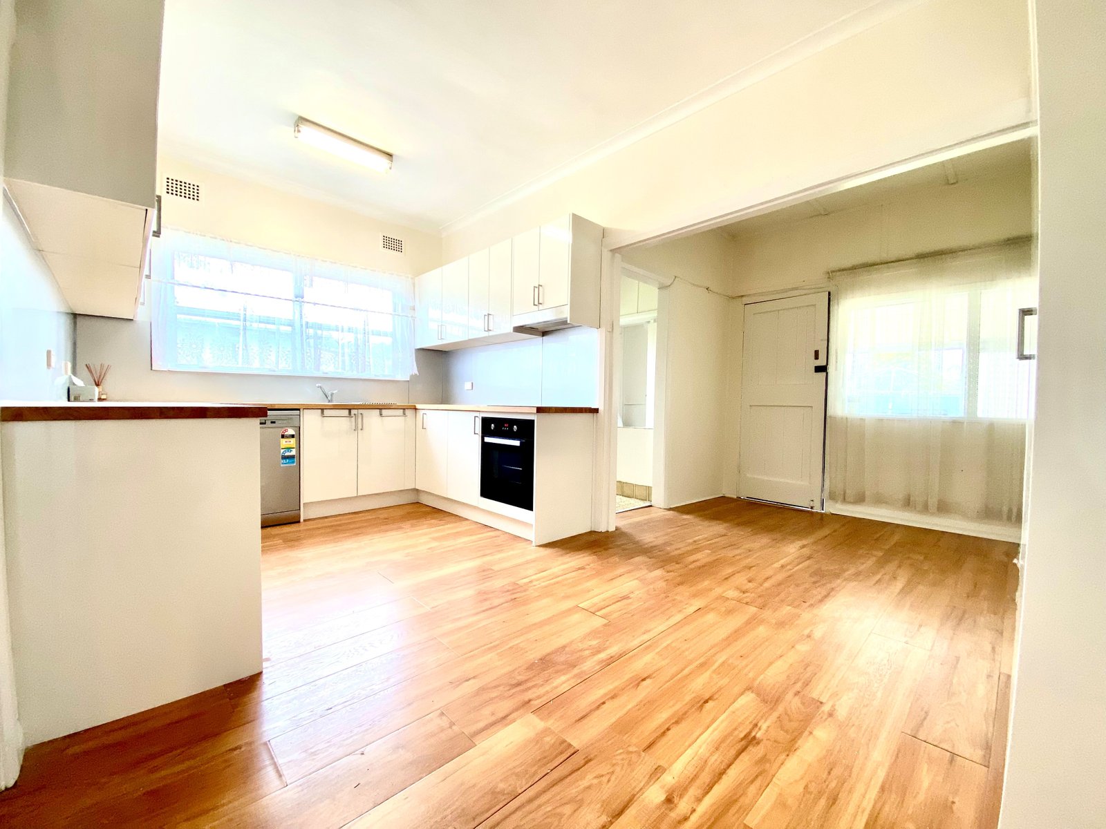 5 Sale Street TAMWORTH DC 2
