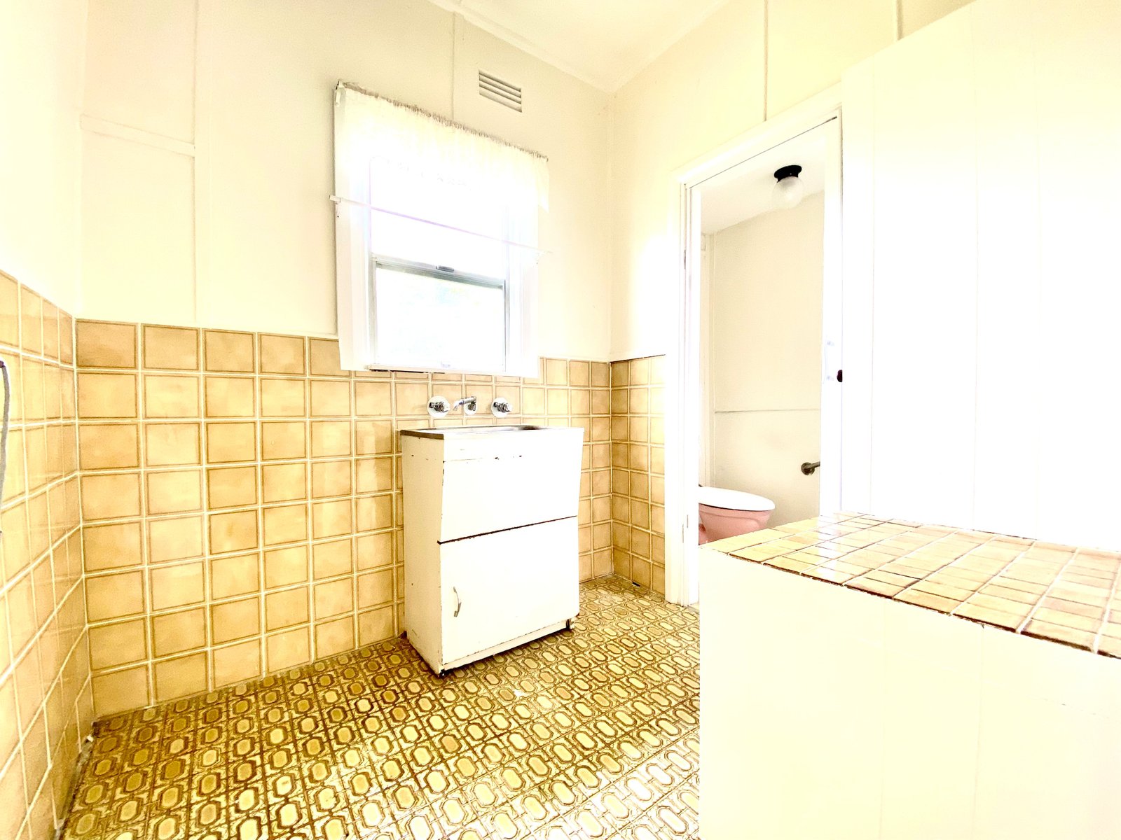 5 Sale Street TAMWORTH DC 8