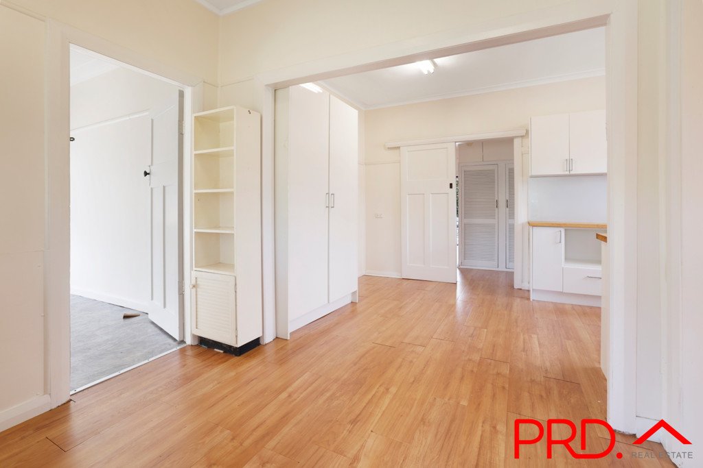 5 Sale Street TAMWORTH 9
