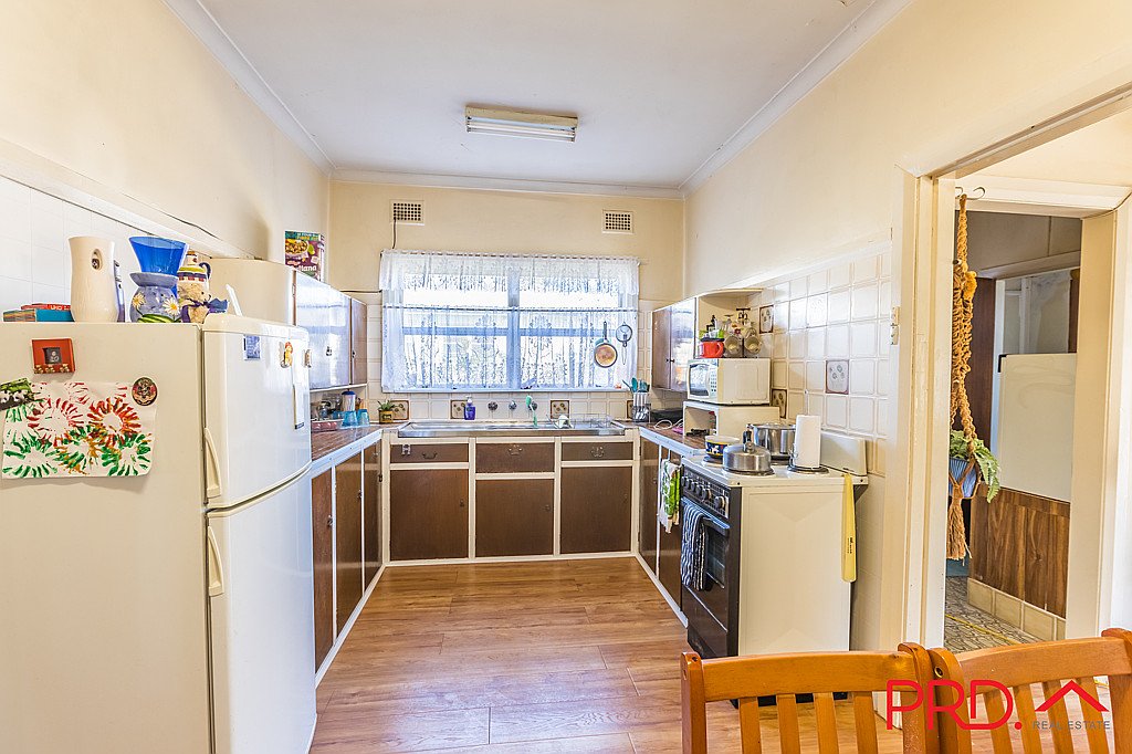 5 Sale Street TAMWORTH 5