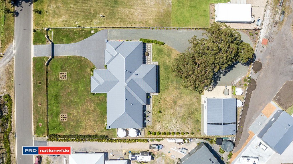 5 Saltbush Avenue ONE MILE 3