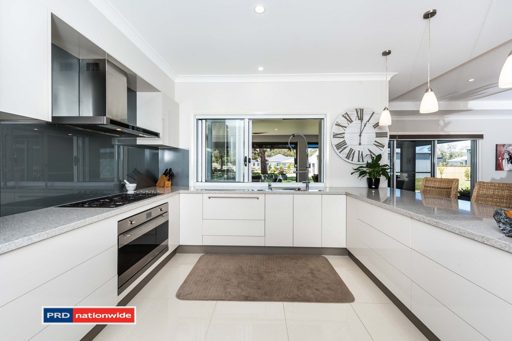 5 Saltbush Avenue ONE MILE 6