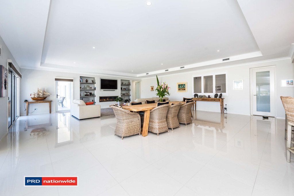 5 Saltbush Avenue ONE MILE 7