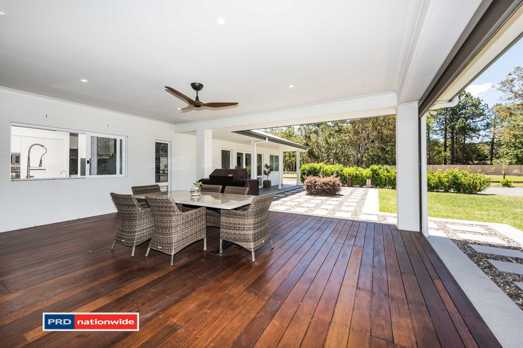 5 Saltbush Avenue ONE MILE 9