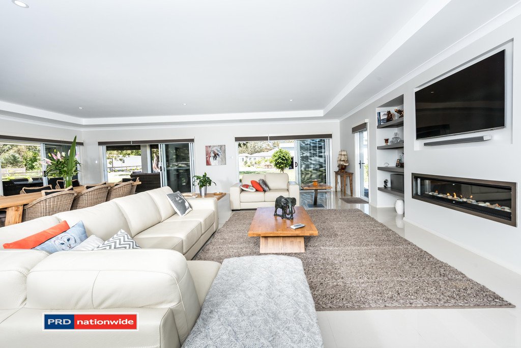 5 Saltbush Avenue ONE MILE 14