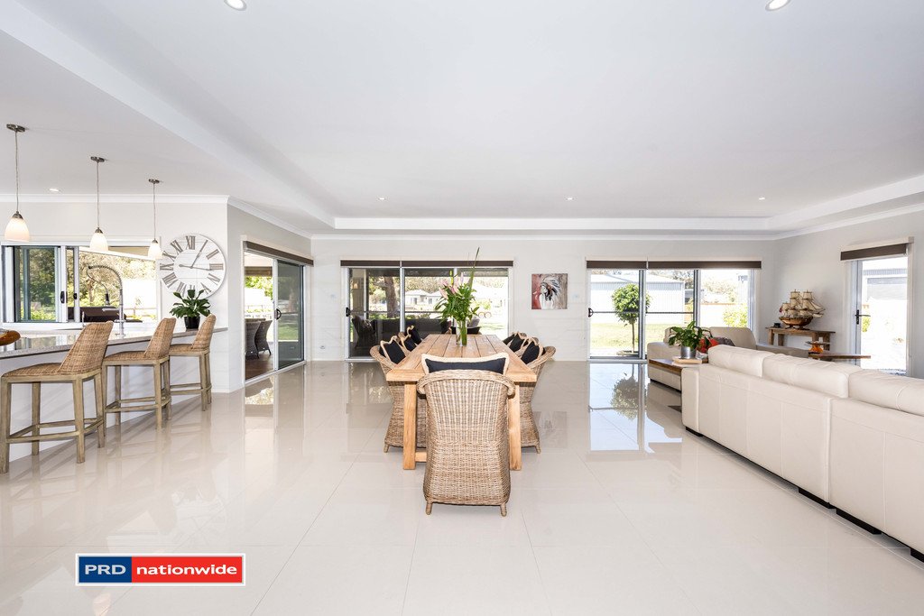 5 Saltbush Avenue ONE MILE 16