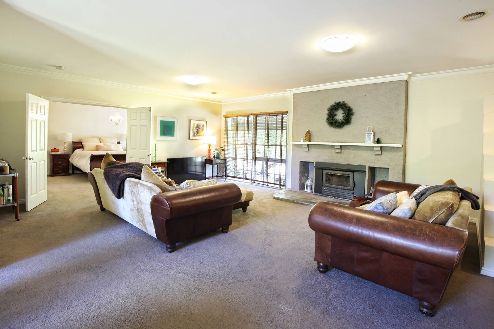 Real Estate and Property in 5 Samuel Court, Woodend, VIC