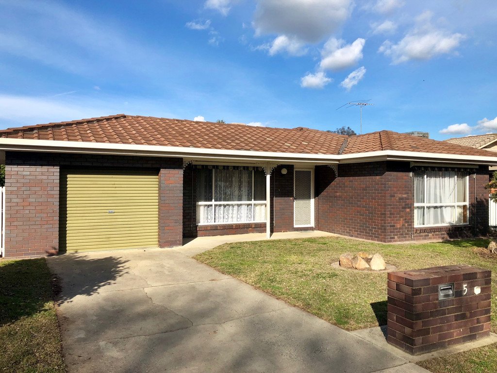 5 Saville Avenue LAVINGTON 12