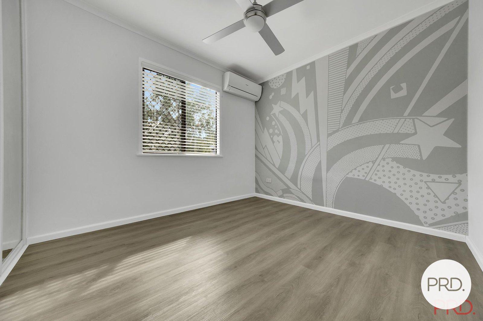 5 Sayre Crescent BOYNE ISLAND 12