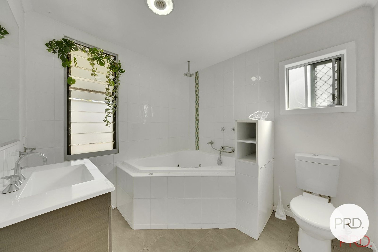 5 Sayre Crescent BOYNE ISLAND 13