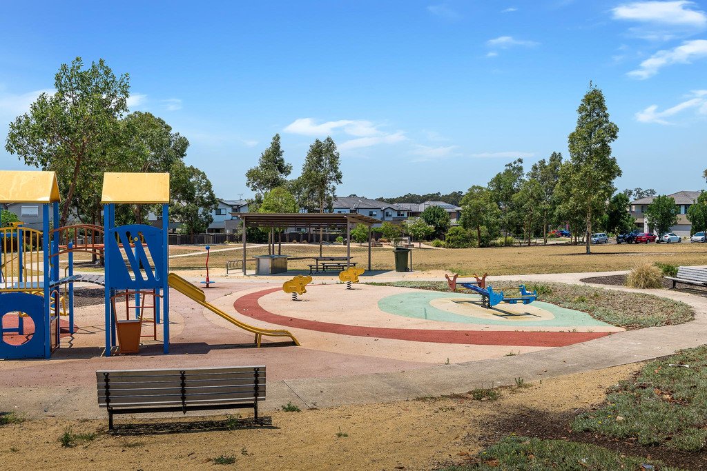 5 Schulten Street MOOREBANK 10