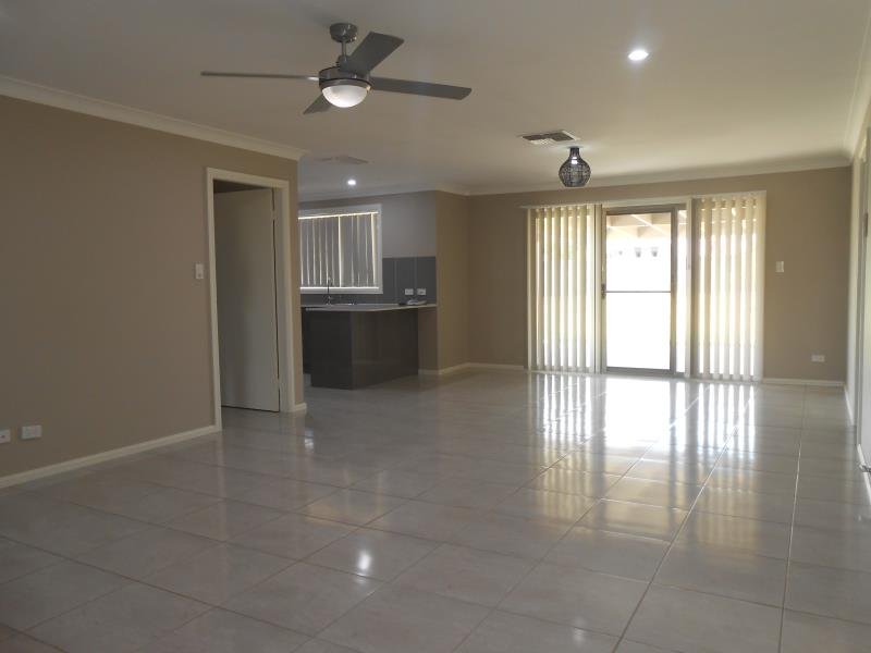 5 Semillon Drive TAMWORTH 3