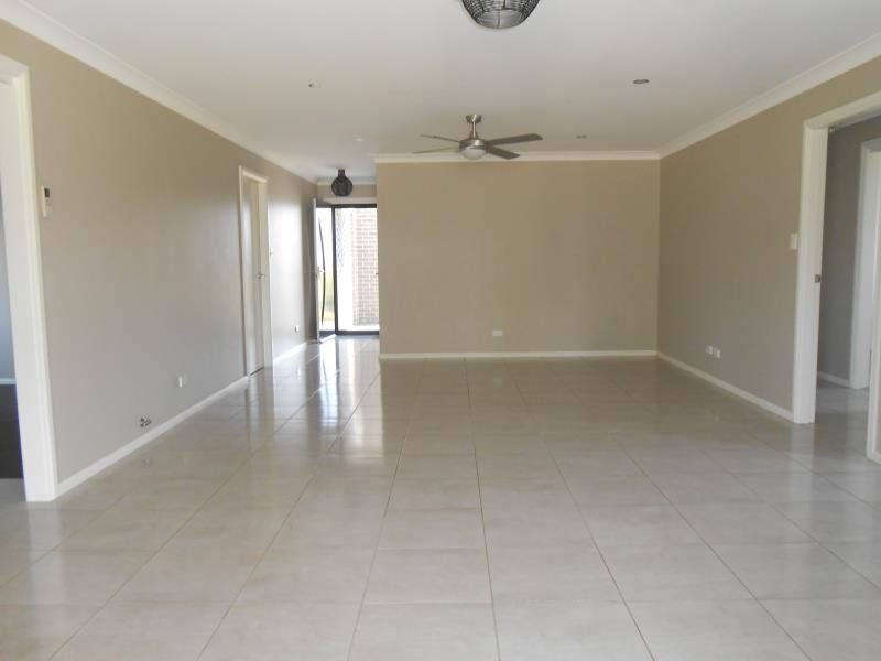 5 Semillon Drive TAMWORTH 4