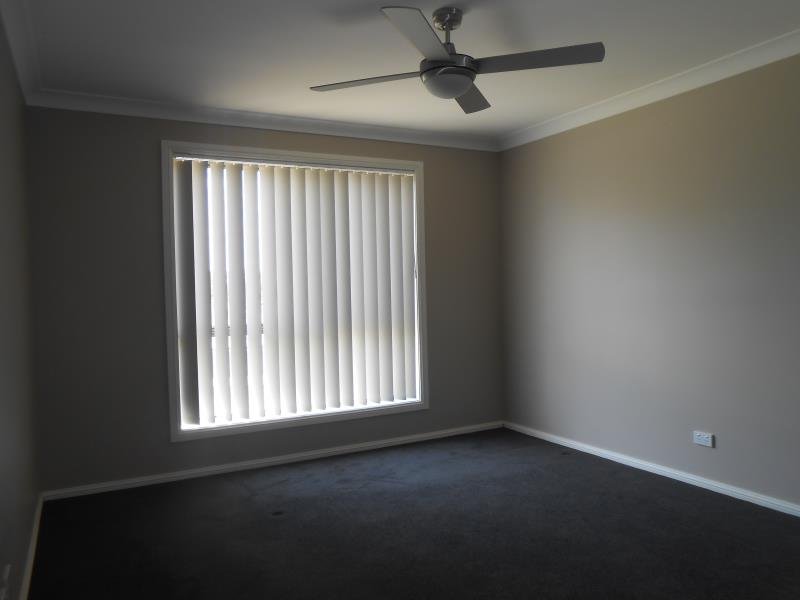 5 Semillon Drive TAMWORTH 7