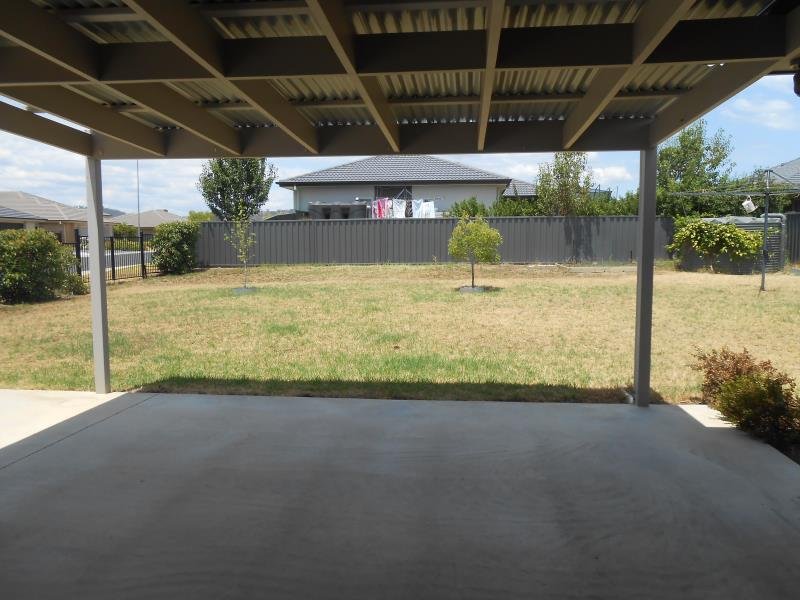 5 Semillon Drive TAMWORTH 9