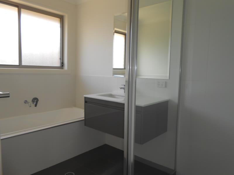 5 Semillon Drive TAMWORTH 8