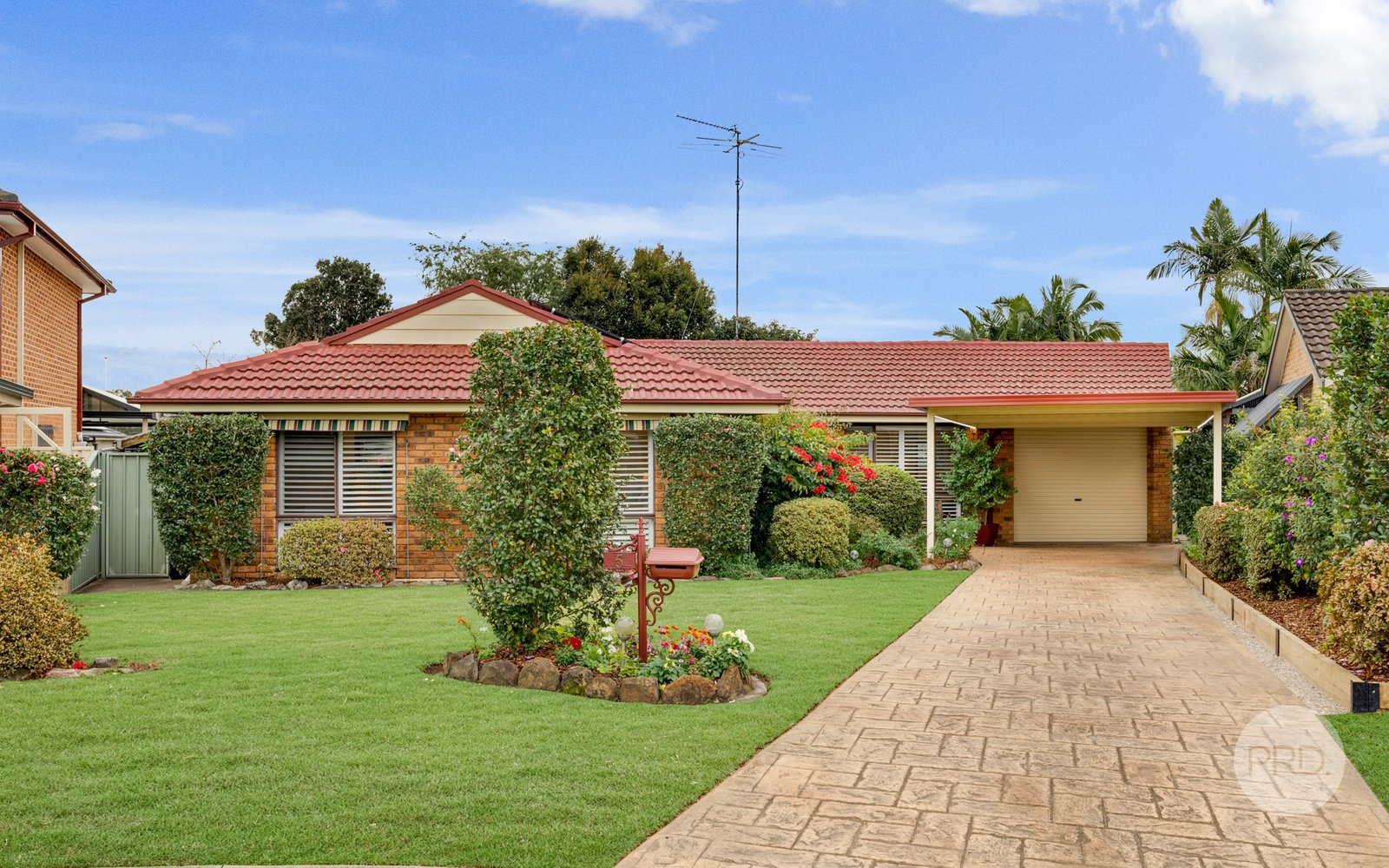 5 Shandlin Place SOUTH PENRITH 1