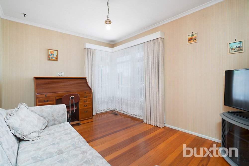 Gallery: 5 Sharan Avenue