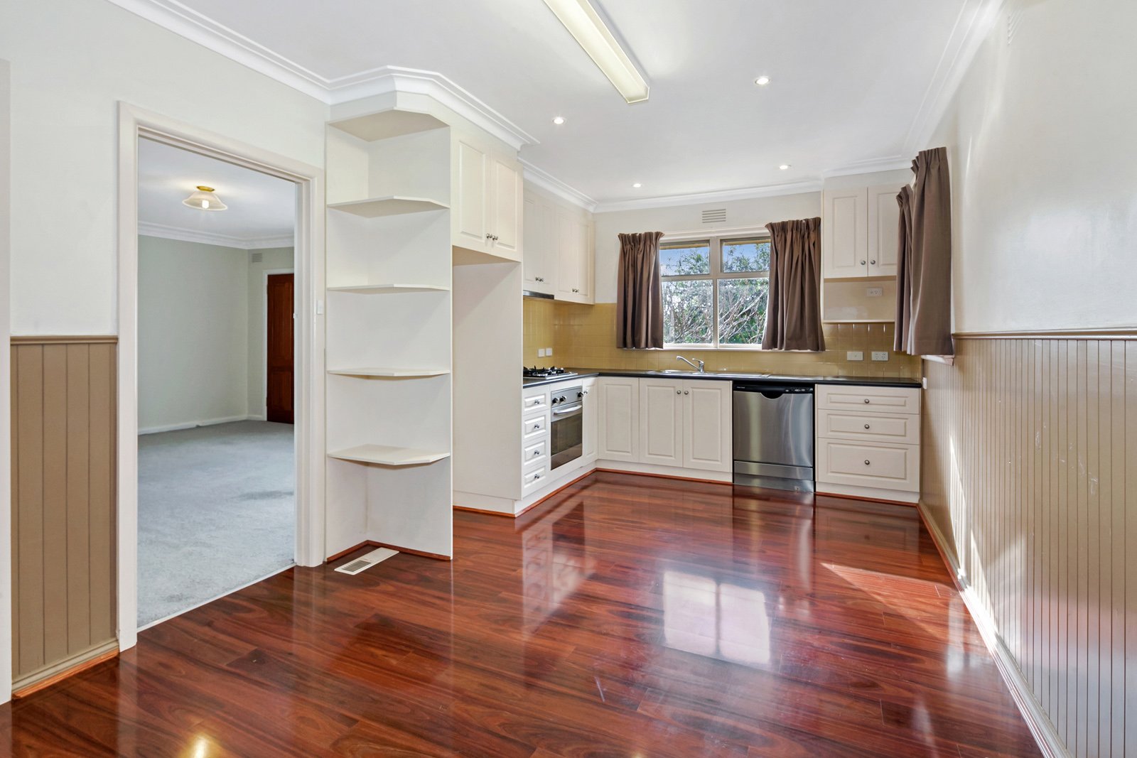 5 Shire Avenue MOUNT HELEN 2