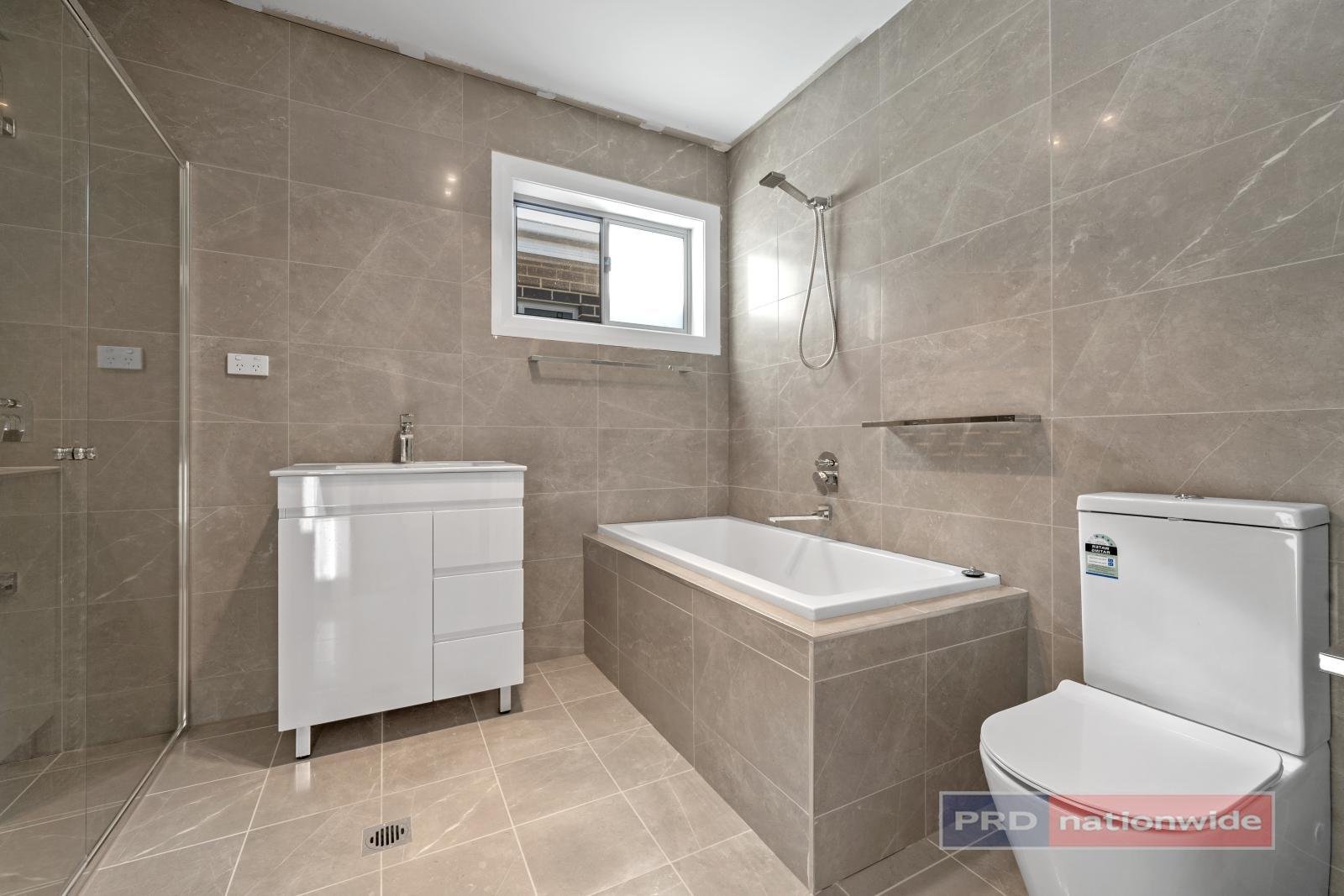 5 Singleton Avenue EAST HILLS 5