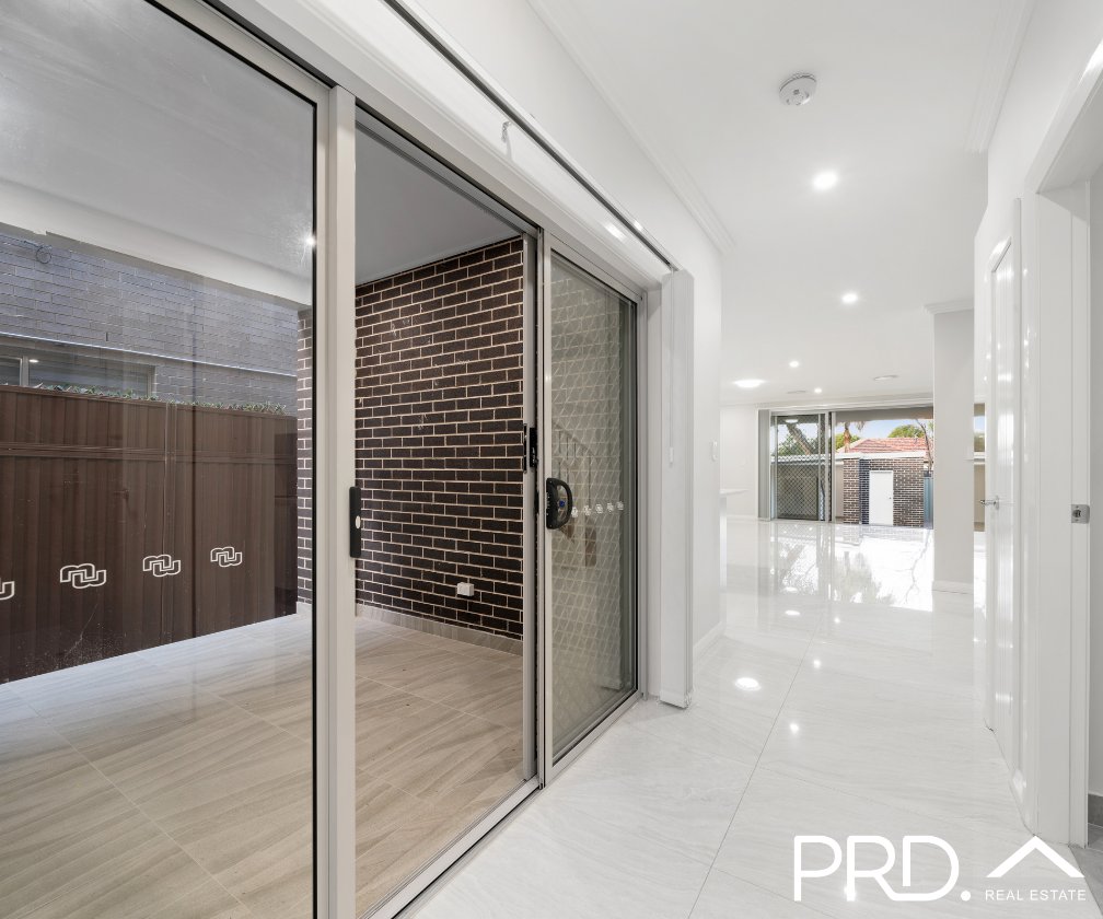 5 Singleton Avenue EAST HILLS 8