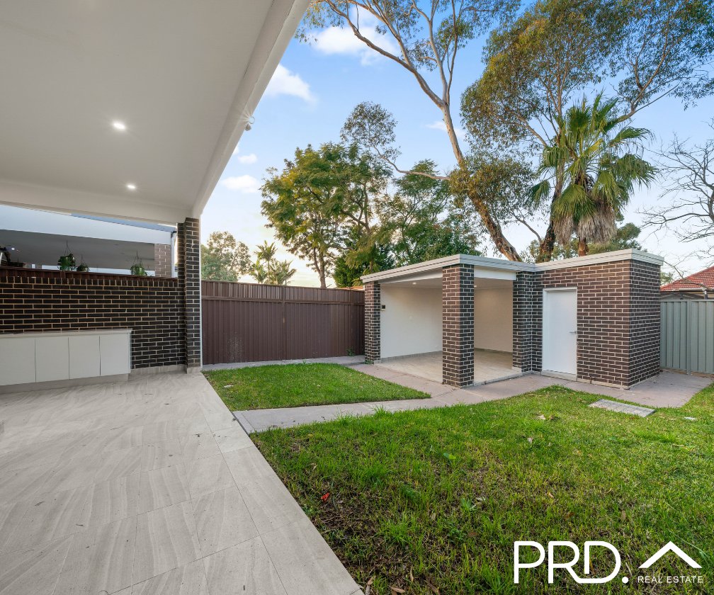 5 Singleton Avenue EAST HILLS 9