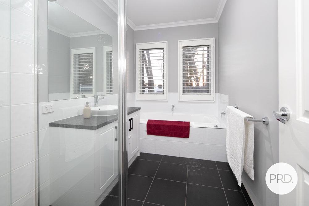 5 Sobey Street MOUNT HELEN 11