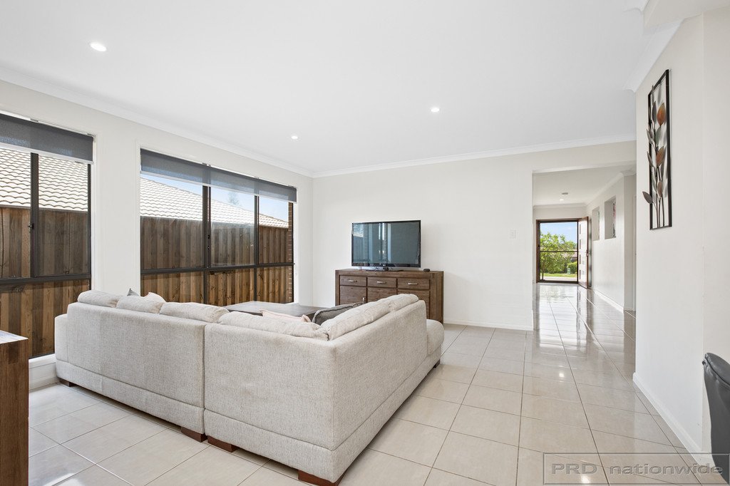 5 Songlark Place ABERGLASSLYN 9