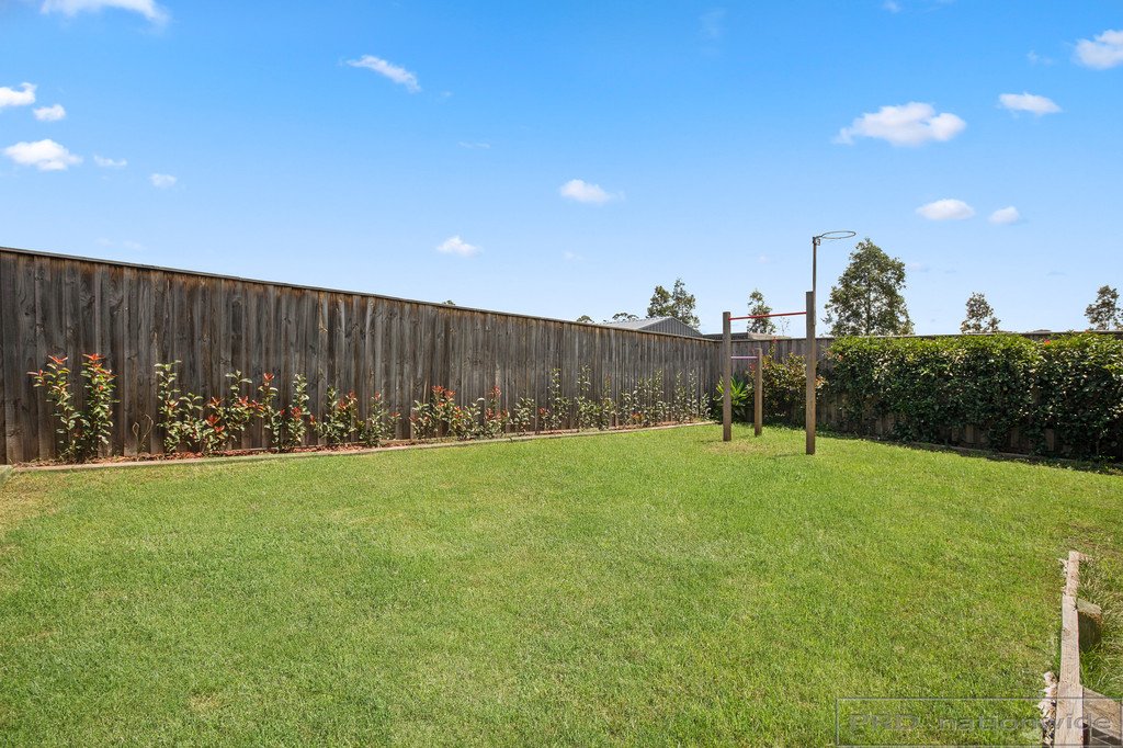 5 Songlark Place ABERGLASSLYN 26
