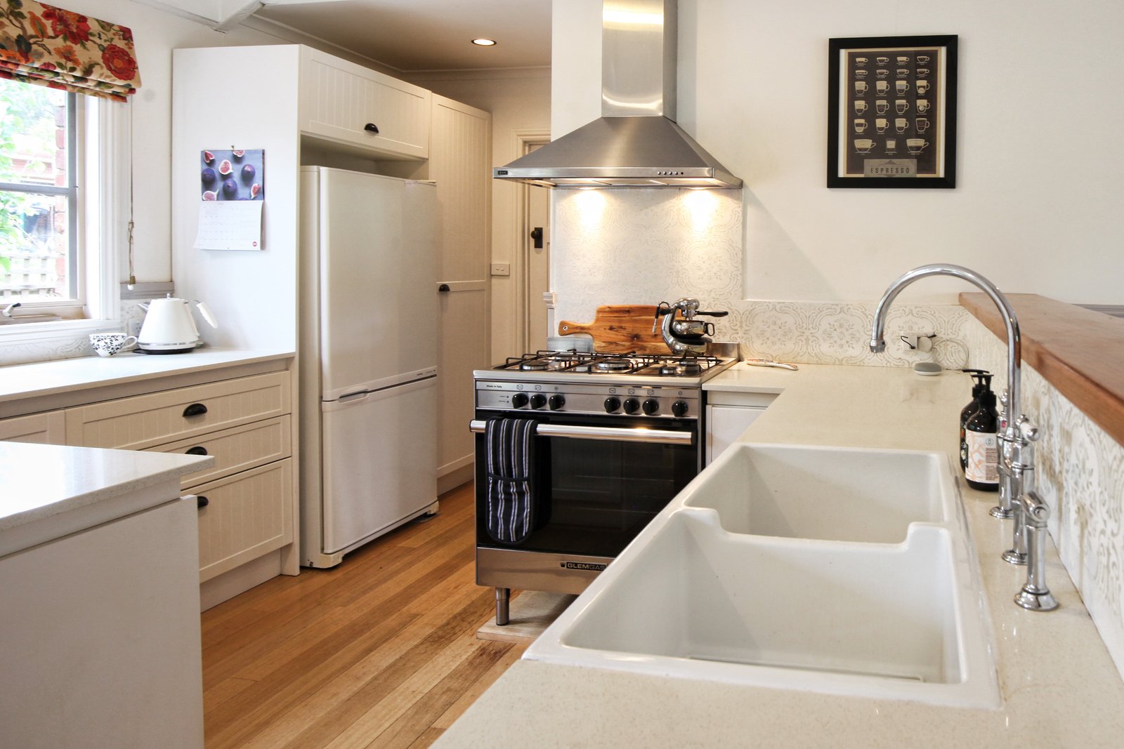 Real Estate and Property in 5 South Road, Woodend, VIC